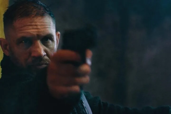 “破壞”評論：加雷斯·埃文斯（Gareth Evans）的新諾伊爾（Neo-Noir）幾乎被其殺手級贖回